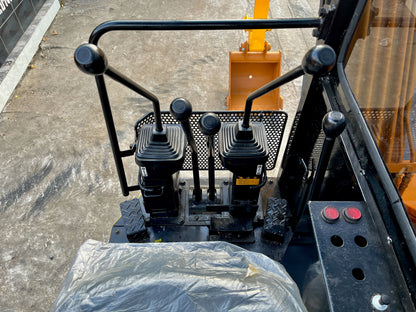 Komatsu PC28UU-1