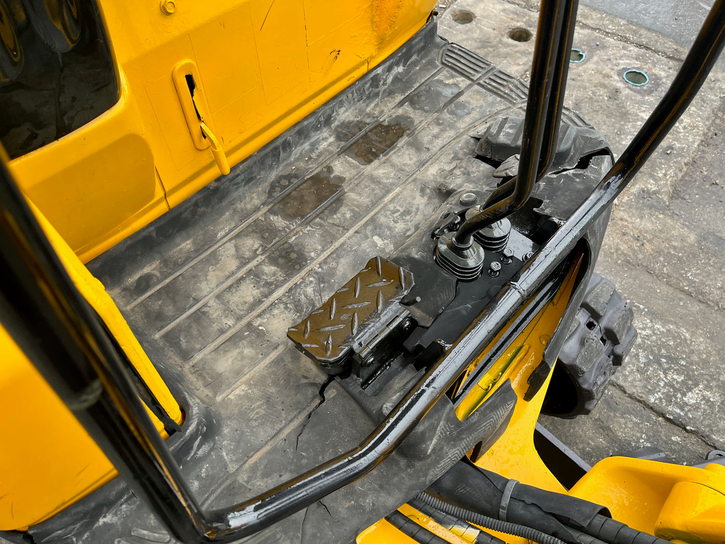 ระบบไฮดรอลิกรถขุด Komatsu PC15MR-1