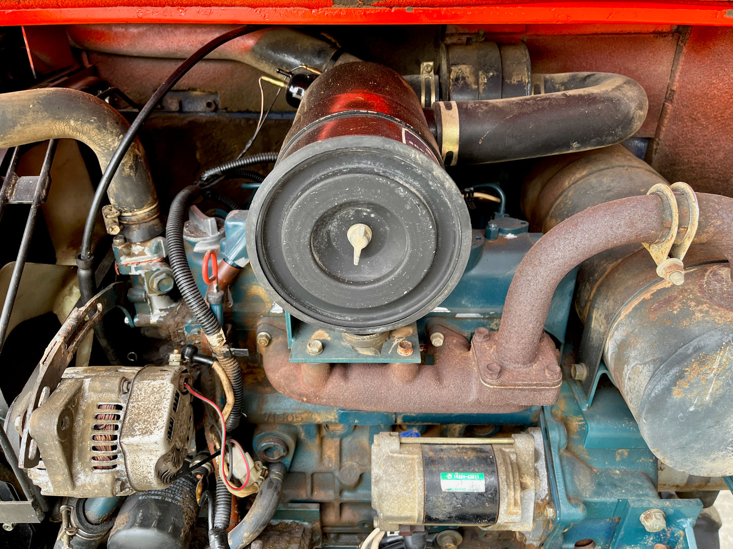 ห้องเครื่องรถขุด Kubota KX-026