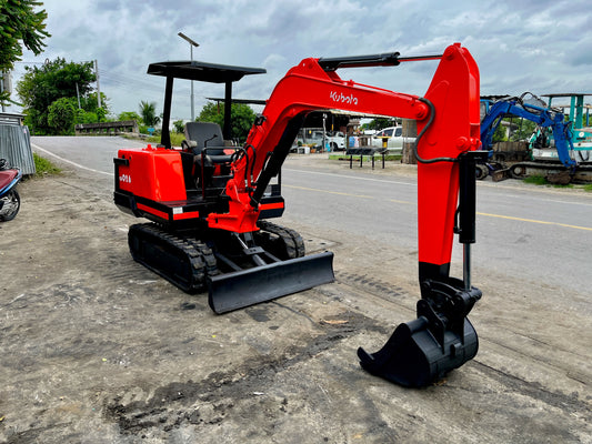 รถขุด Kubota KX-026 มุมด้านหน้าอีกด้าน