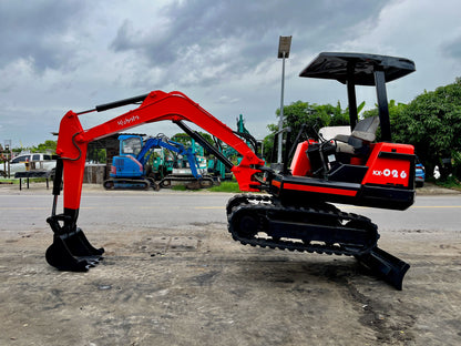 รถขุด Kubota KX-026 ภาพด้านข้างเต็มคัน