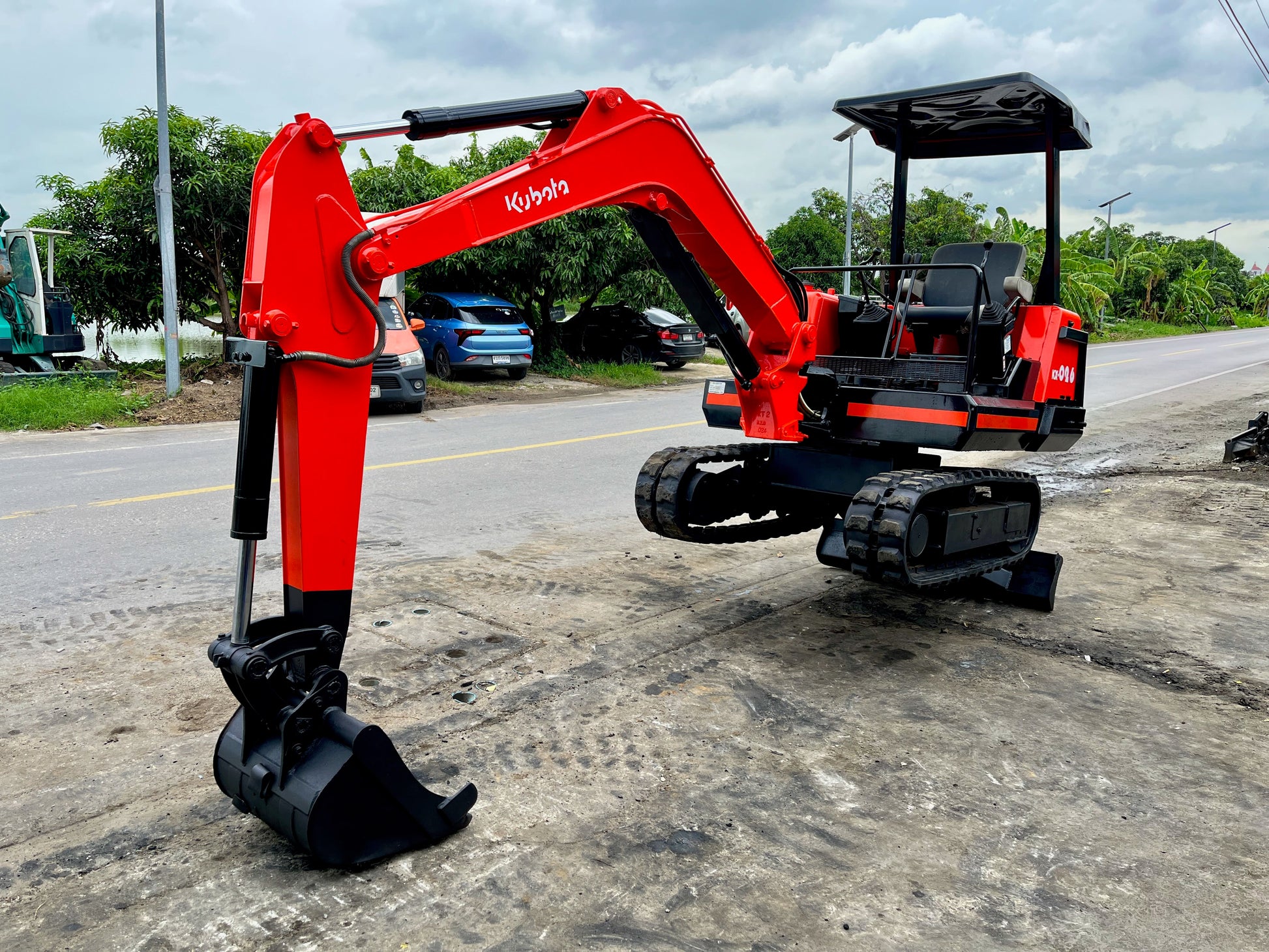 รถขุด Kubota KX-026 มุมด้านหน้าเฉียง