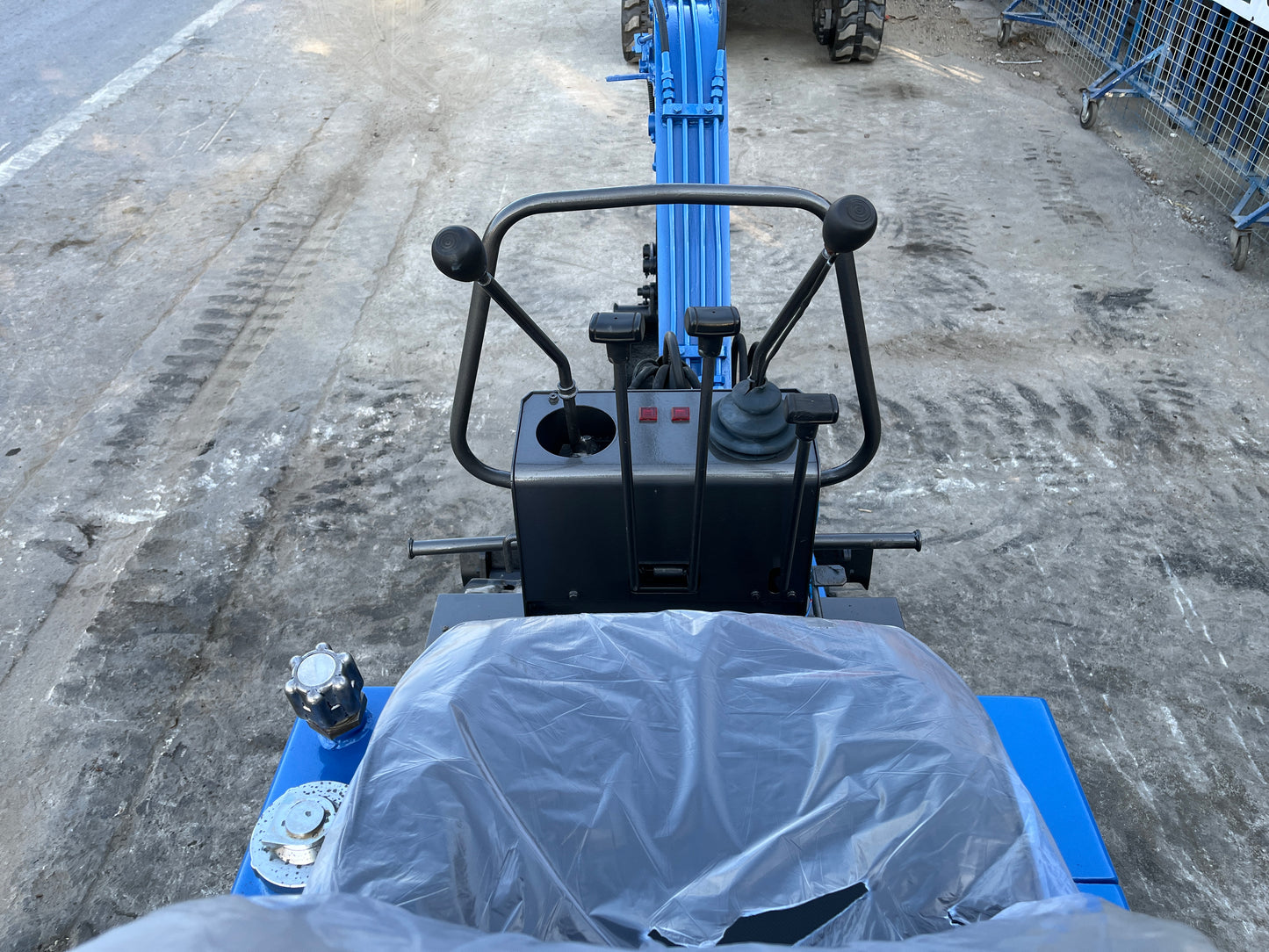 Kobelco SK007