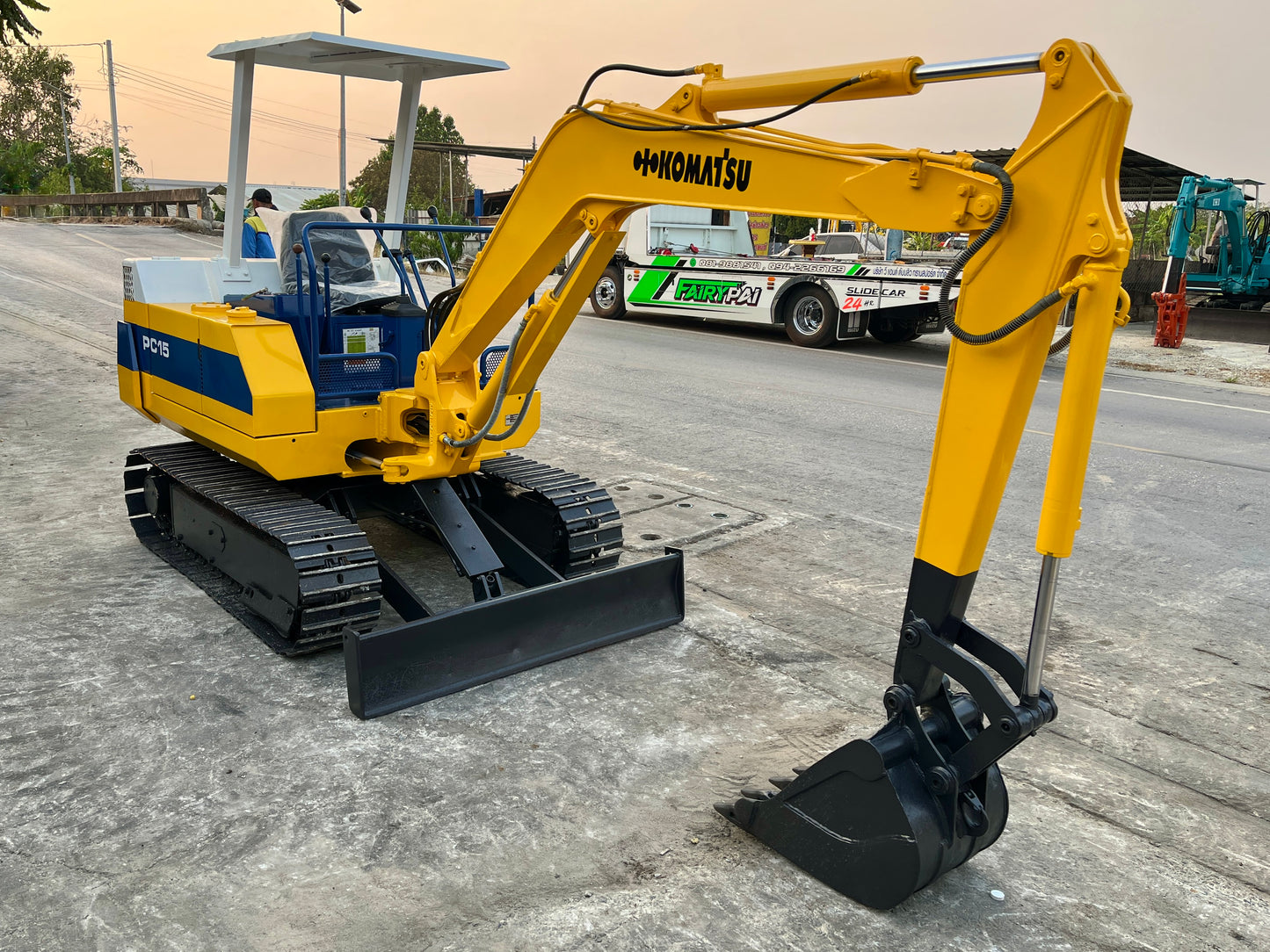 Komatsu PC15-2