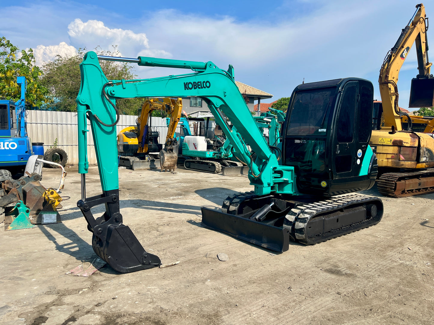 Kobelco SK045