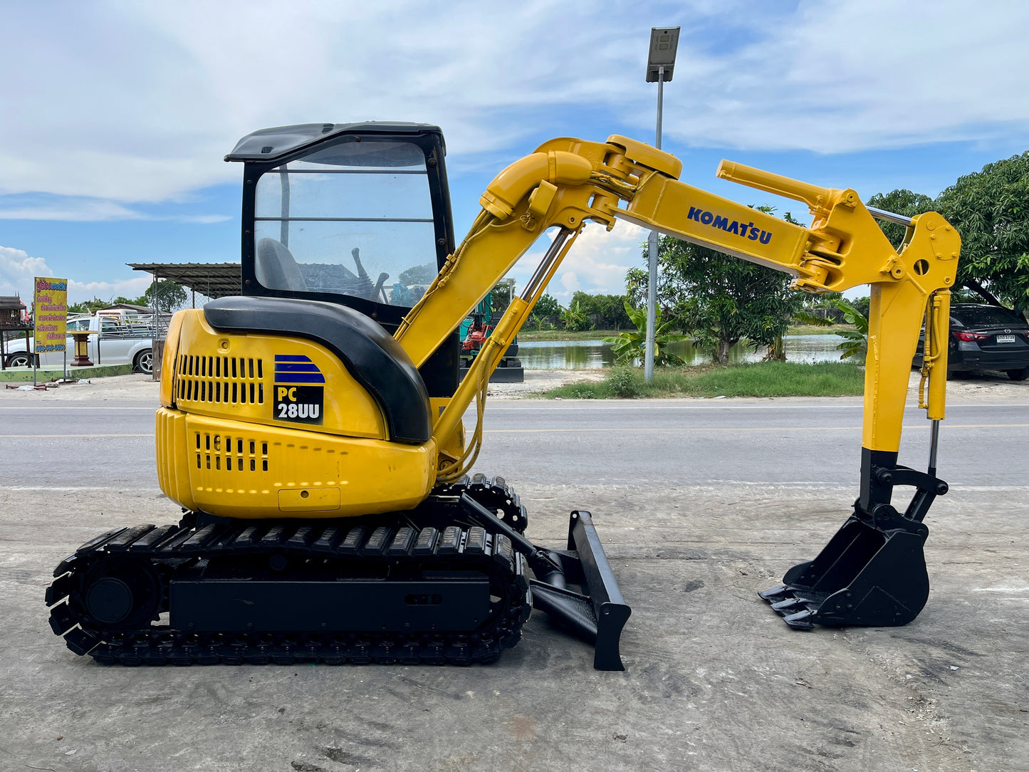 Komatsu PC28UU-3