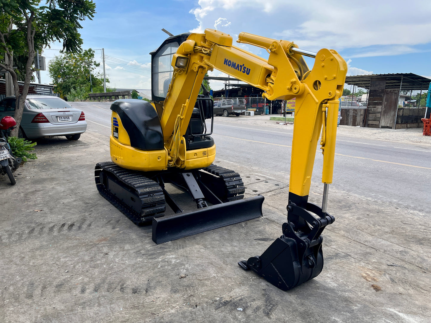 Komatsu PC28UU-3