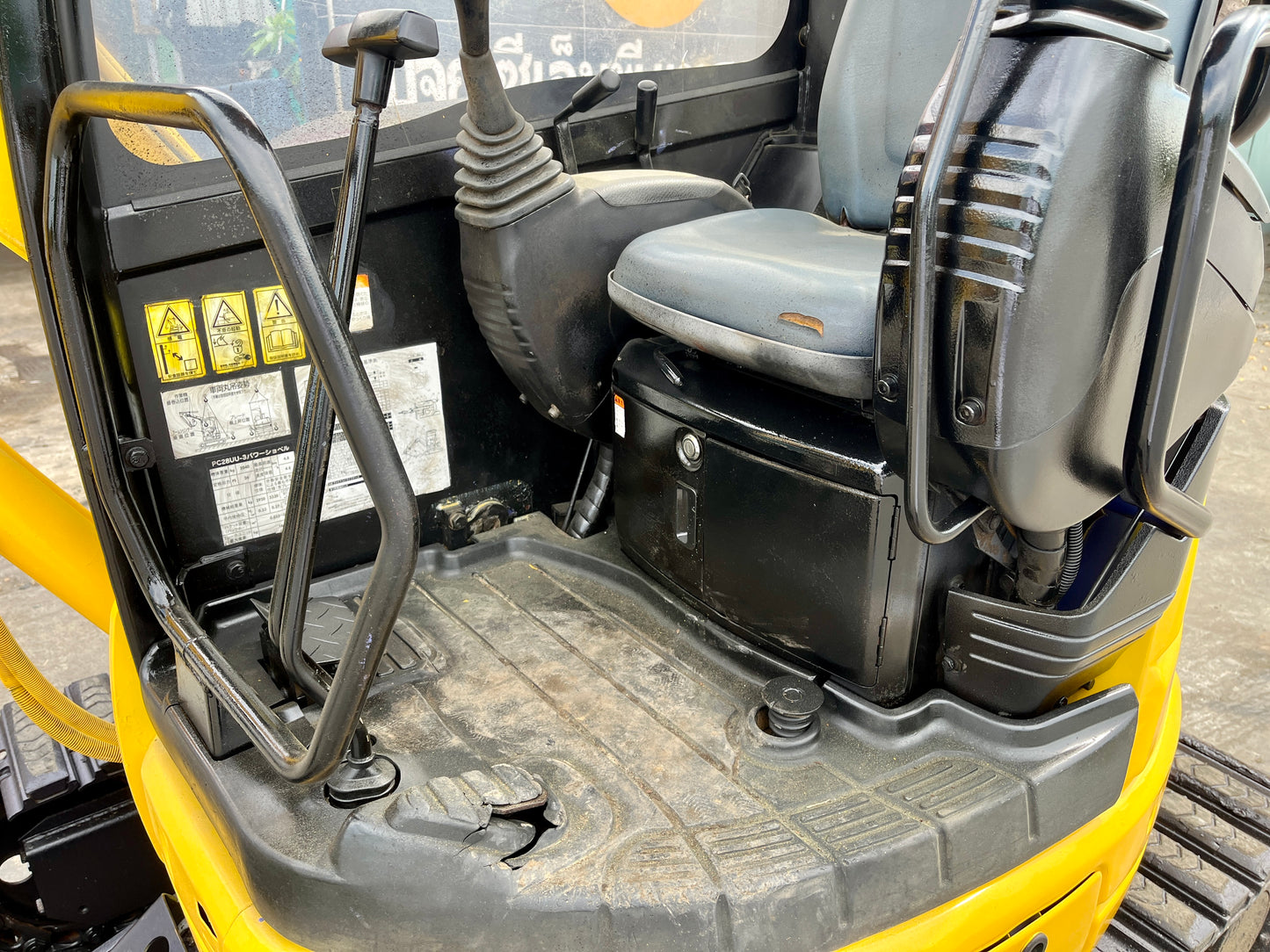 Komatsu PC28UU-3