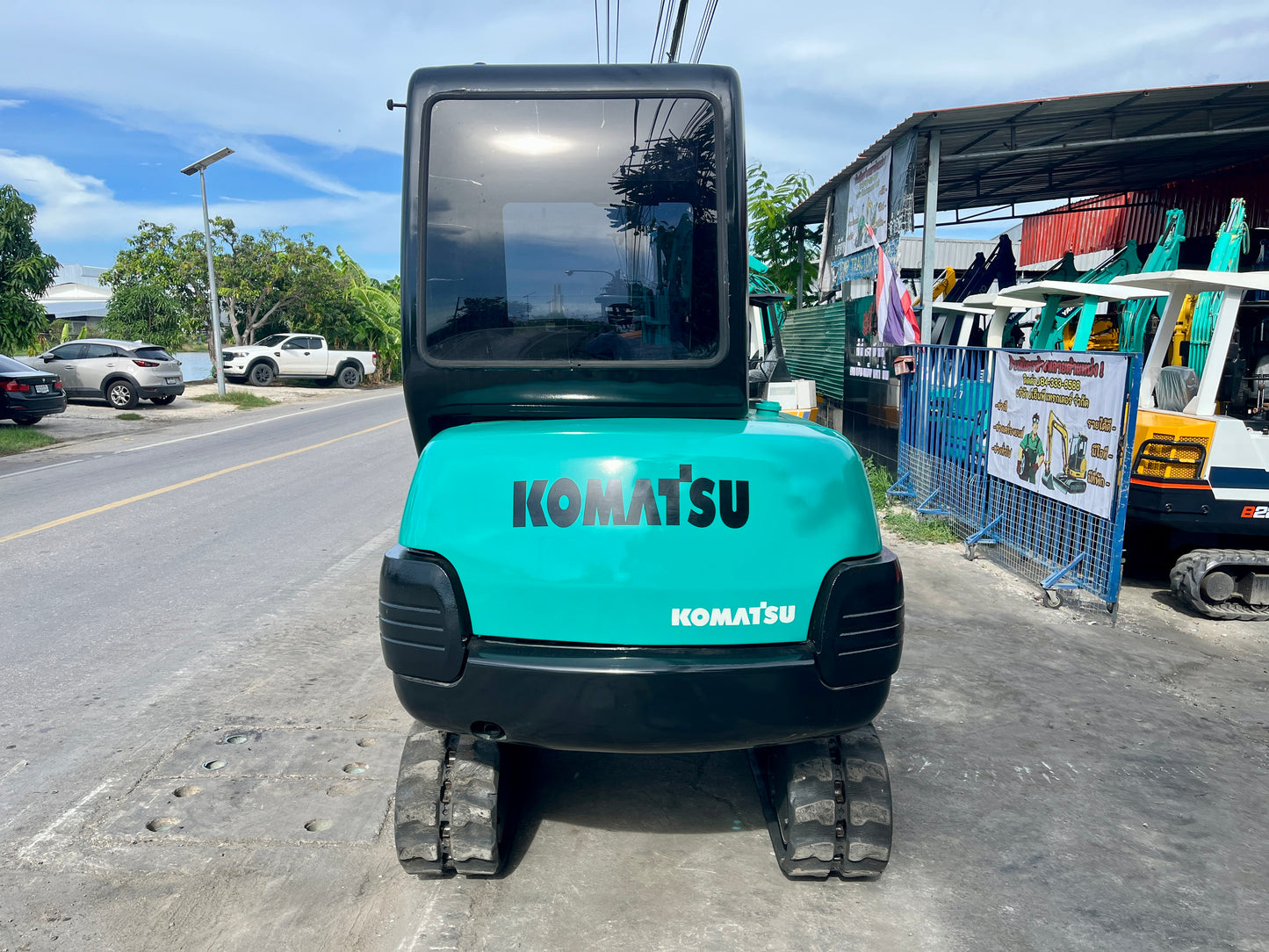 Komatsu PC15-3