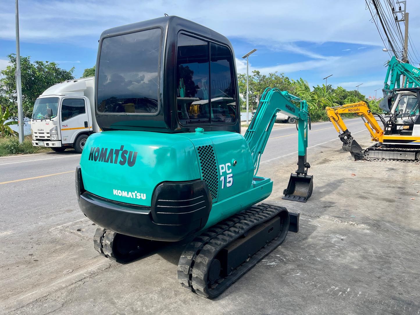 Komatsu PC15-3