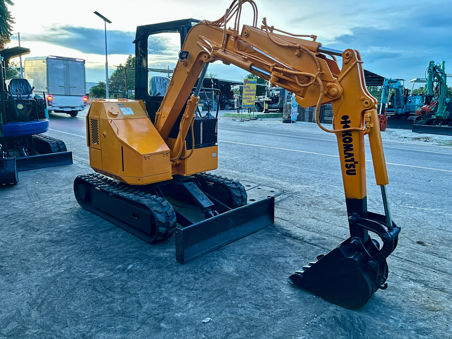 Komatsu PC28UU