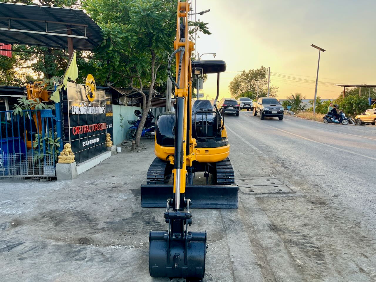 Komatsu PC30MR-1