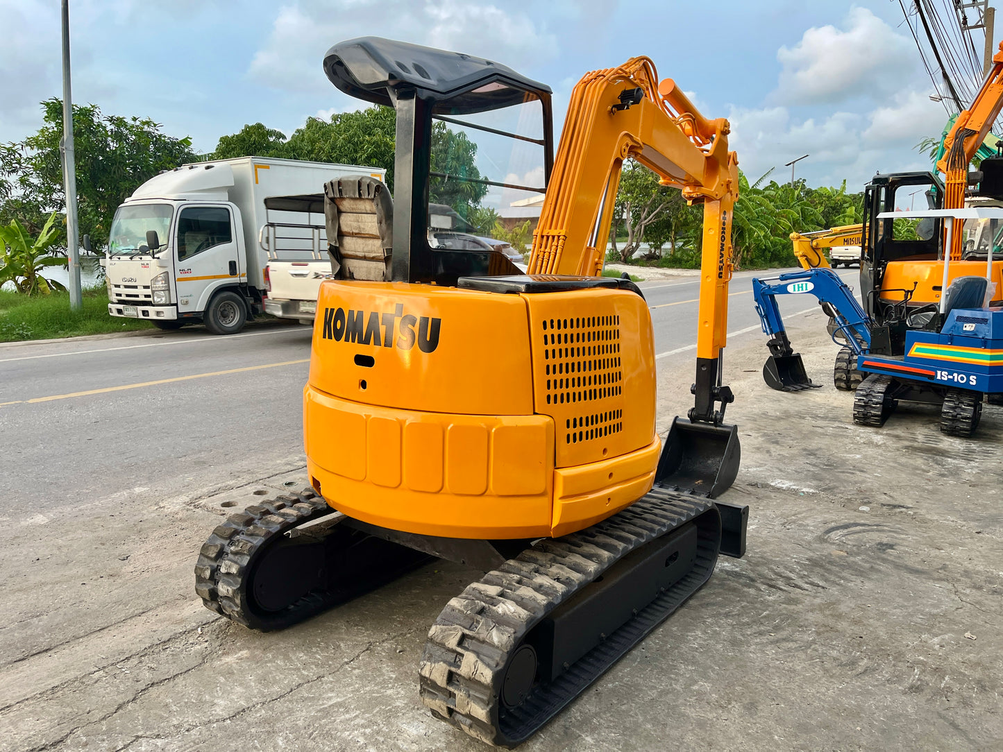 Komatsu PC28UU-2E