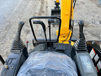 Komatsu PC30MR-1
