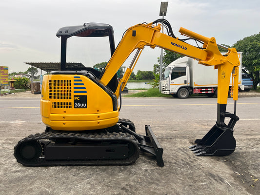 Komatsu PC28UU-2E