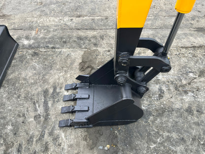 Komatsu PC28UU-2E