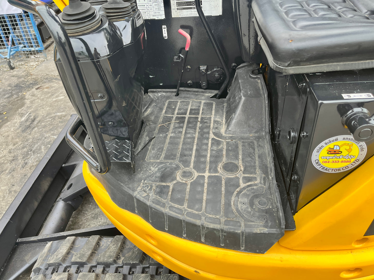 Komatsu PC28UU-2E