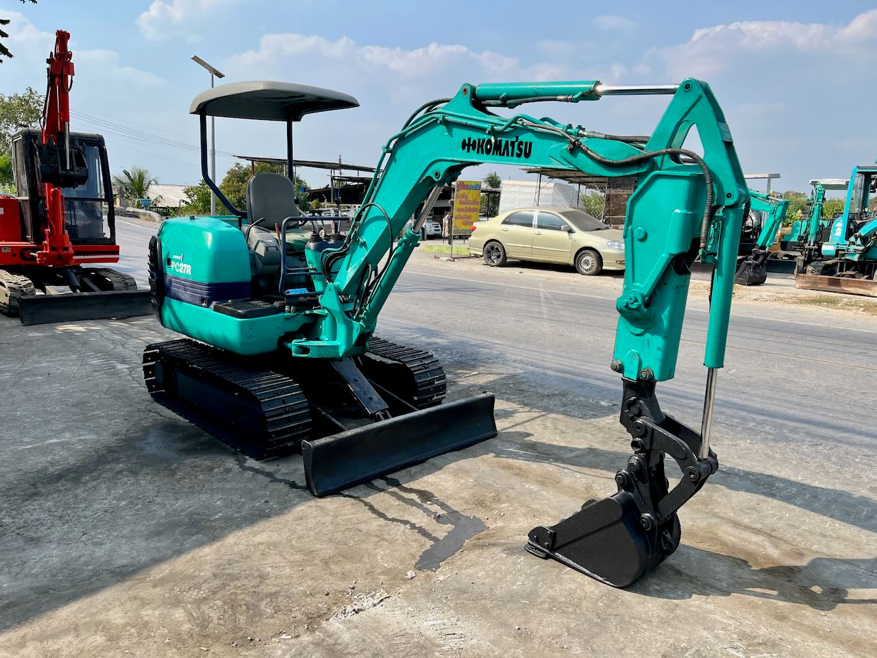 Komatsu PC27R-8