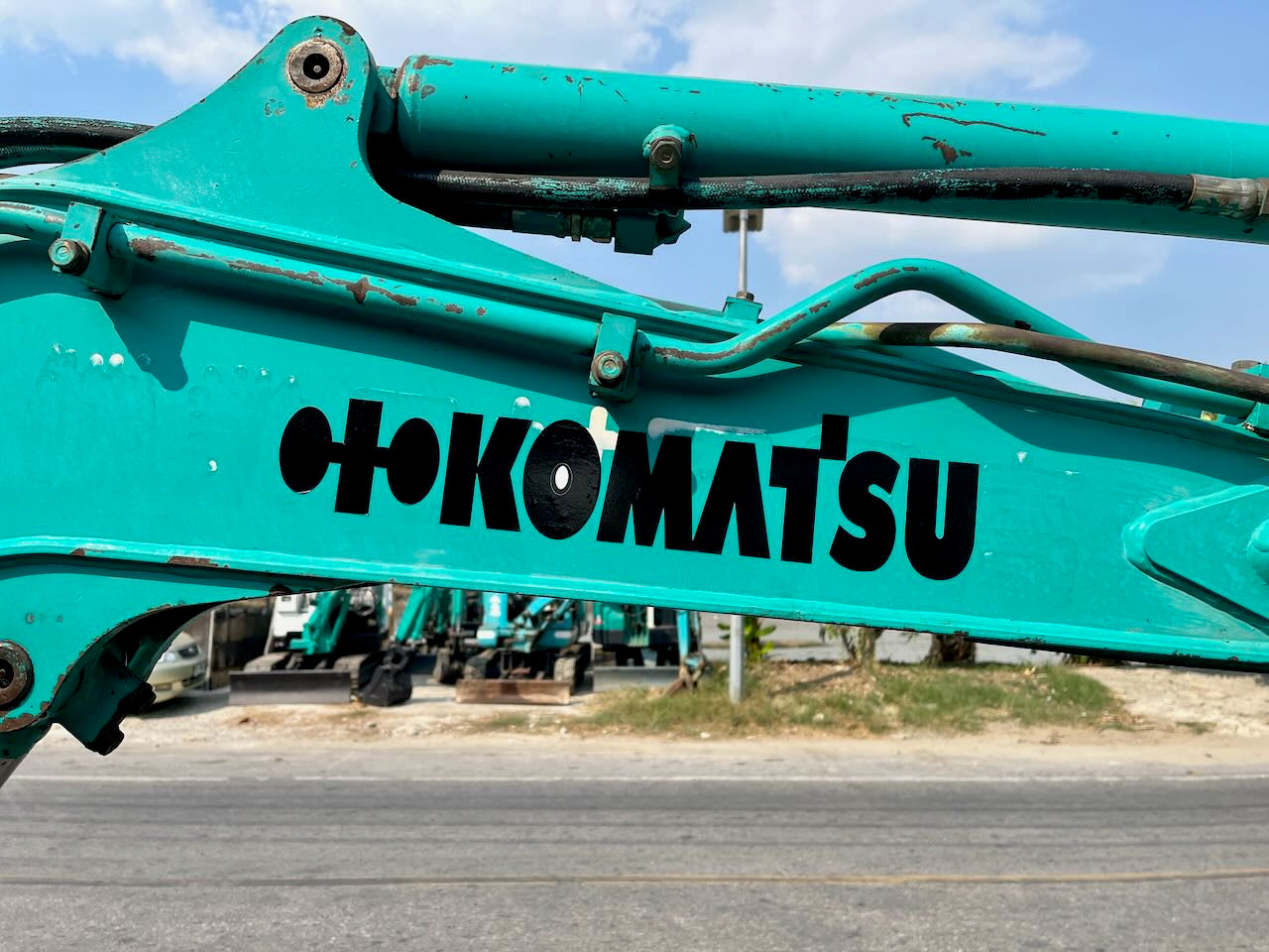 Komatsu PC27R-8