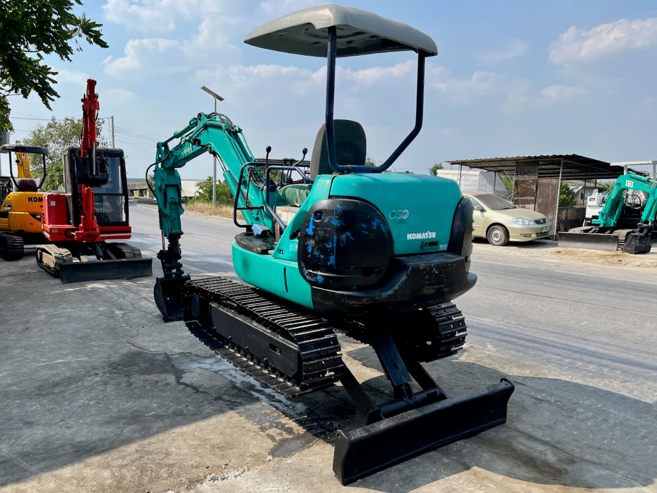 Komatsu PC27R-8