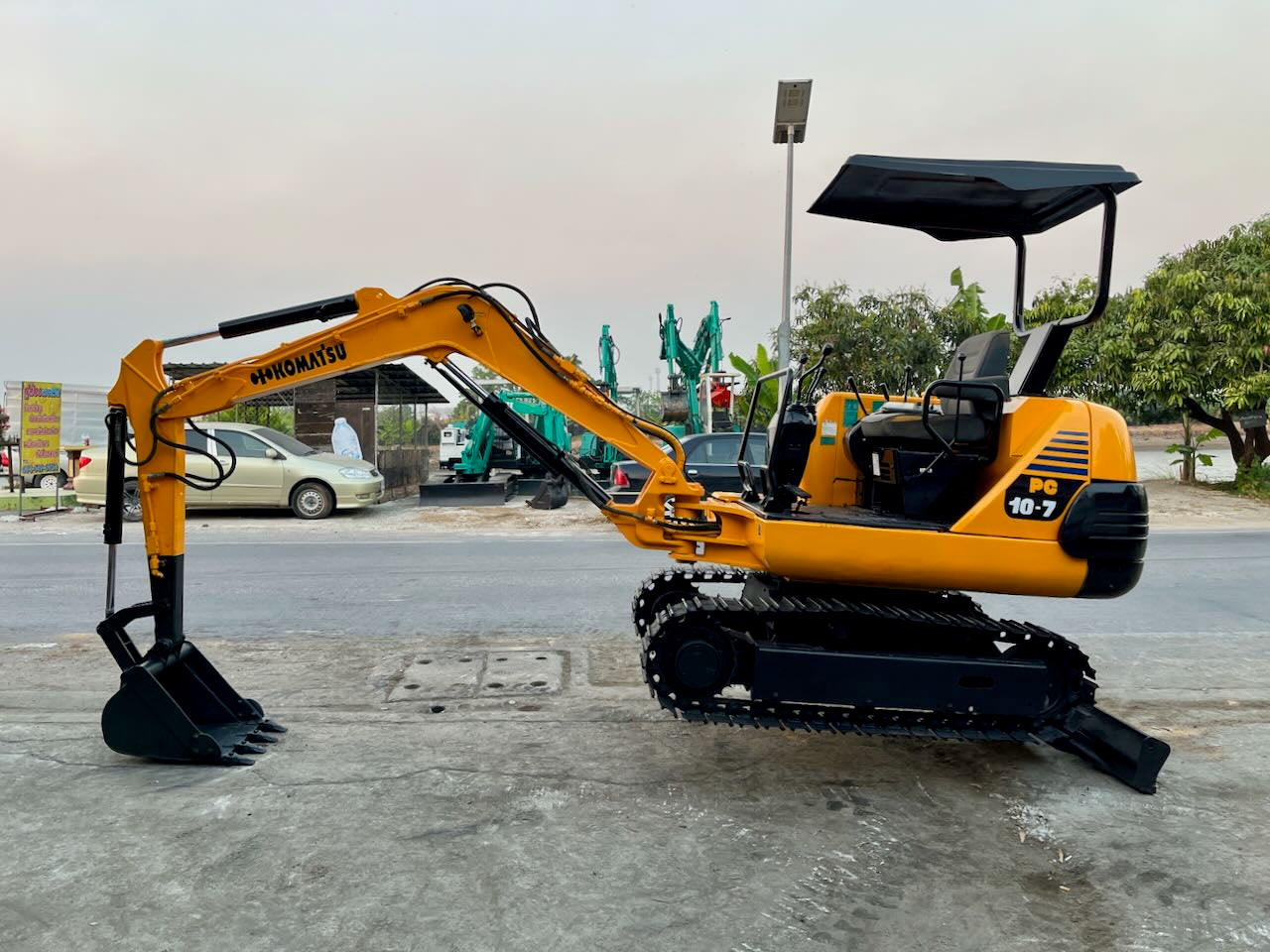 Komatsu PC10-7E