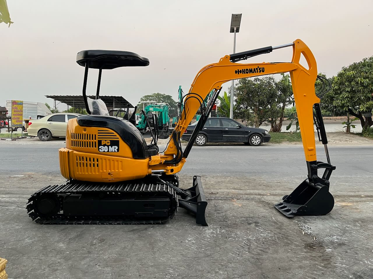 Komatsu PC30MR-1
