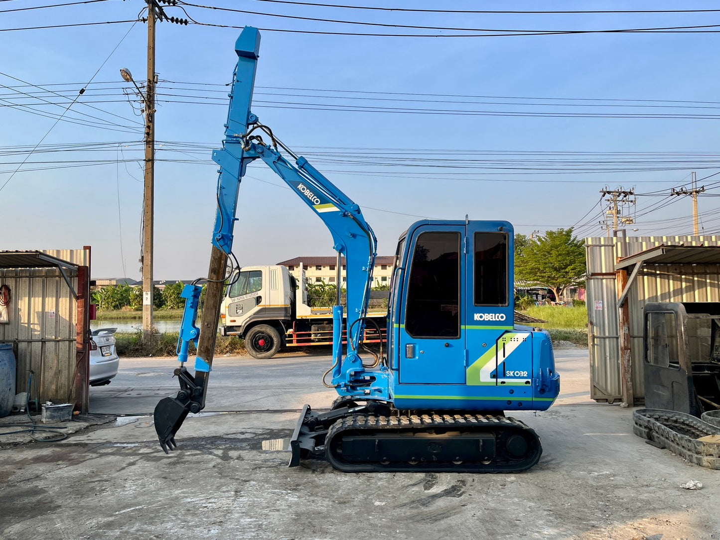 Kobelco SK032