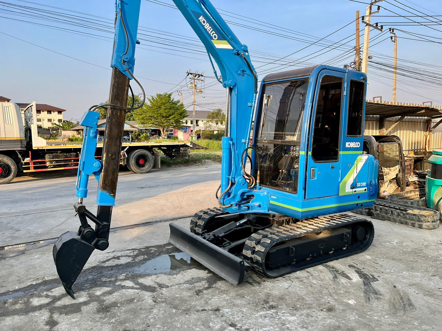 Kobelco SK032