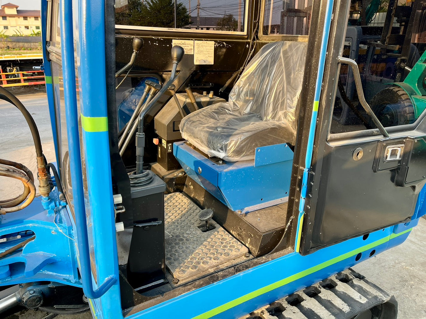 Kobelco SK032