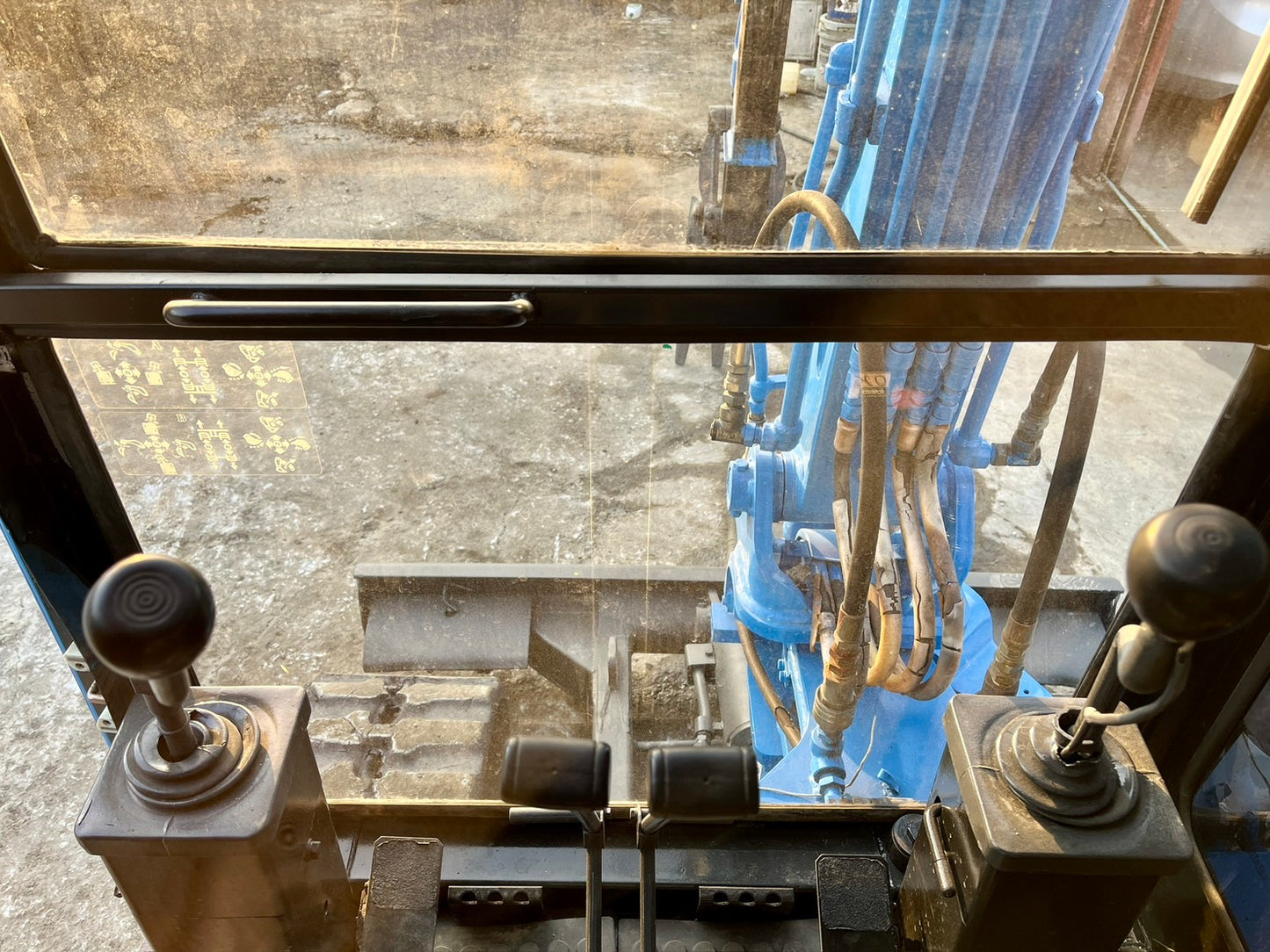 Kobelco SK032