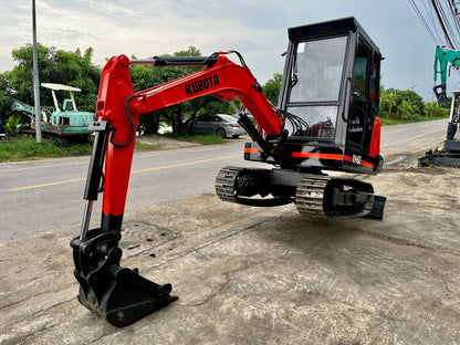 Kubota KH-60 - มุมหน้าเฉียงด้านหนึ่ง