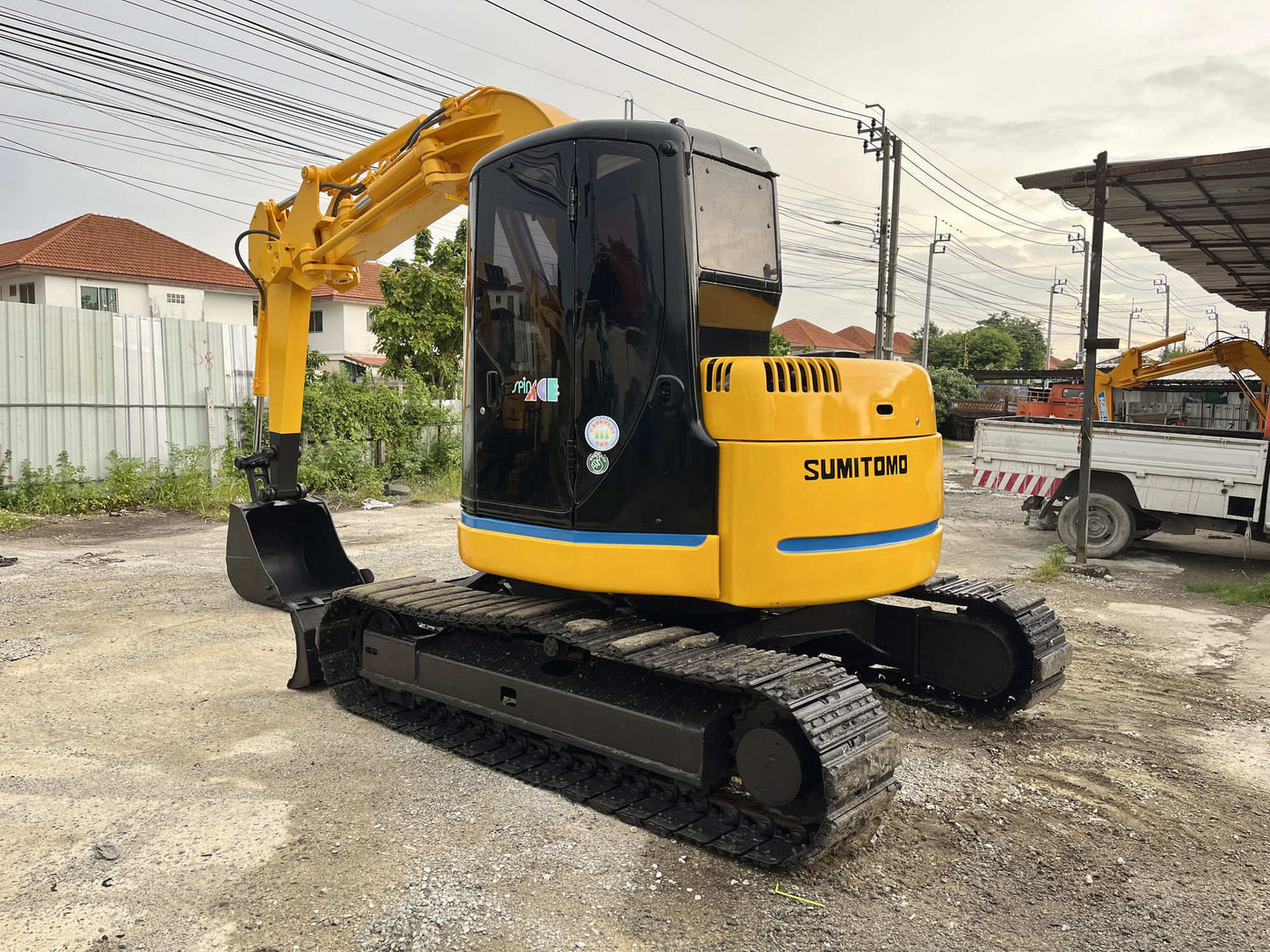 Sumitomo SH75U - มุมหลังเฉียงขวา