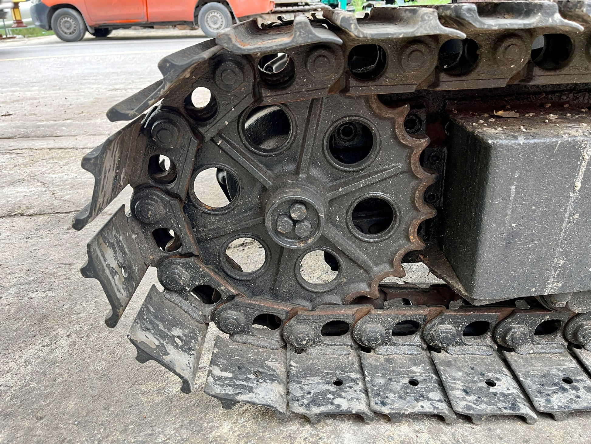 Kubota KH-60 - แทรคและช่วงล่าง