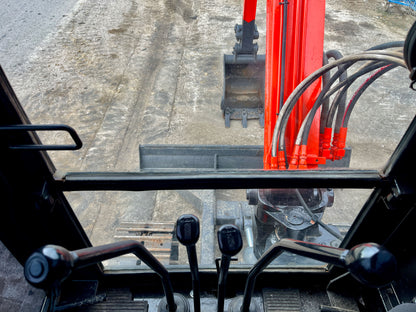 Kubota KH-60 - ชุดคอนโทรลภายในตู้เก๋ง