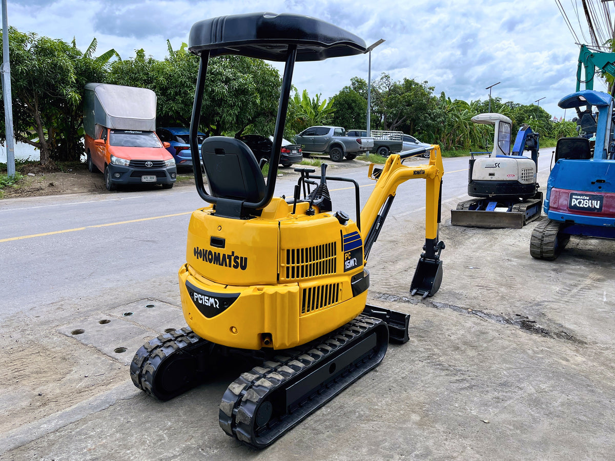 Komatsu PC15MR-1 - มุมหลังเฉียงอีกฝั่ง