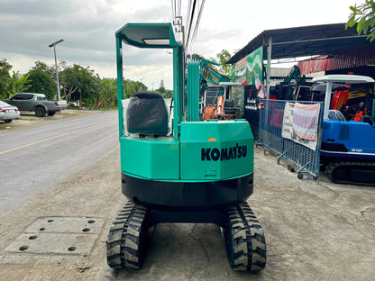 Komatsu PC28UU-1 - มุมหลังตรง