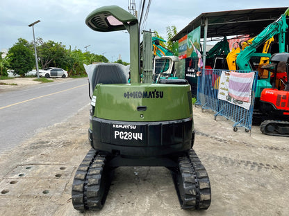 ด้านหลังและแทรคของรถขุด Komatsu PC28UU-2E