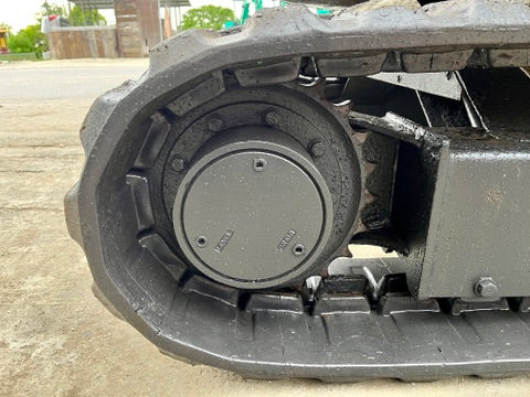 แทรคยางและชุดขับเคลื่อนของรถขุด Komatsu PC28UU-2E