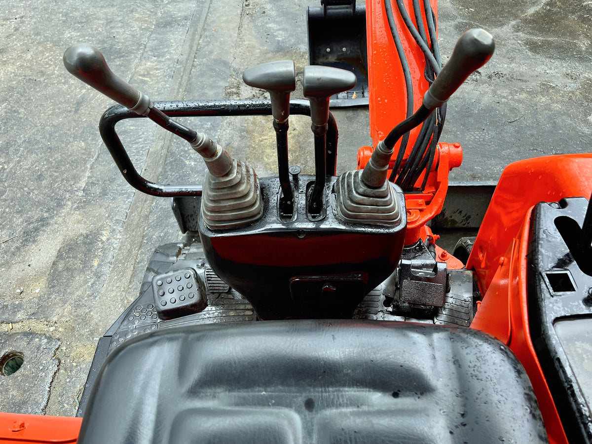 Kubota U-20 - ชุดคอนโทรล