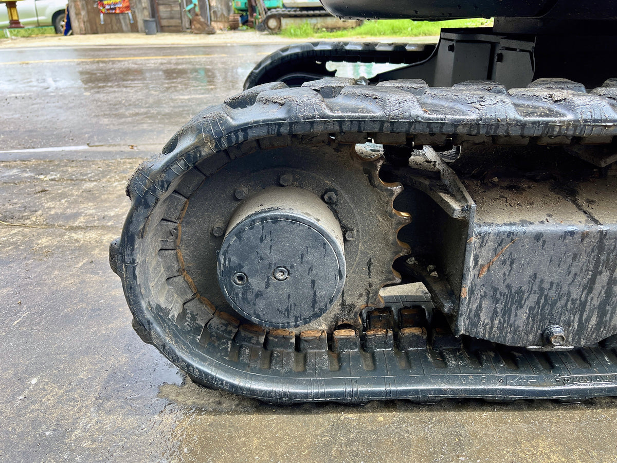 Kubota U-20 - แทรคและช่วงล่าง