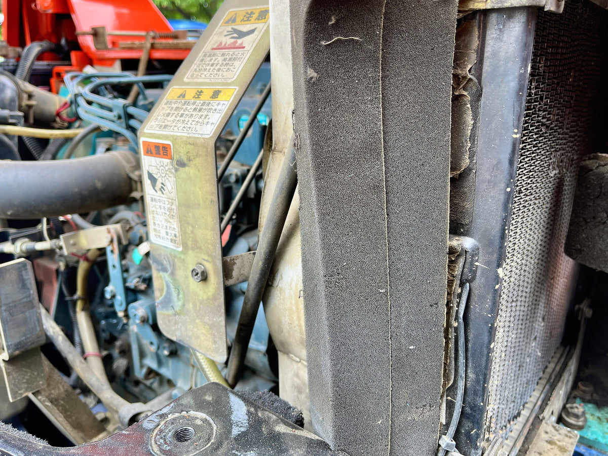 Kubota U-20 - ห้องเครื่องและหม้อน้ำ
